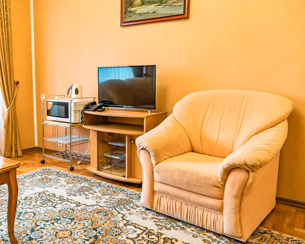 Номер «Люкс» 2-местный в Центральном Военном Санатории в г. Пятигорске - фотография