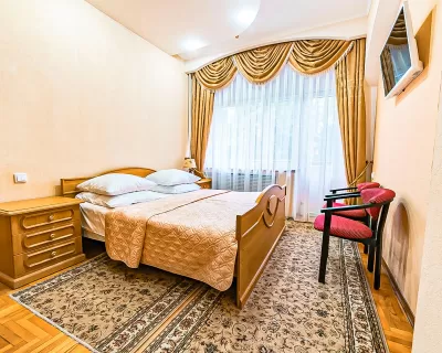 Номер «Люкс» 2-местный в Центральном Военном Санатории в г. Пятигорске - фотография