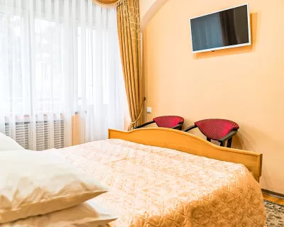 Номер «Люкс» 2-местный в Центральном Военном Санатории в г. Пятигорске - фотография