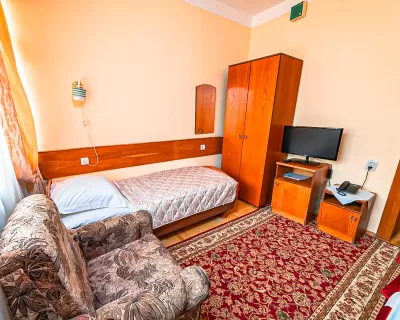 Номер «Стандарт» 1-местный 1-комнатный в Центральном Военном Санатории в г. Пятигорске - фотография